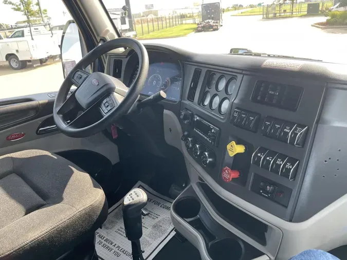 2022 Peterbilt 579