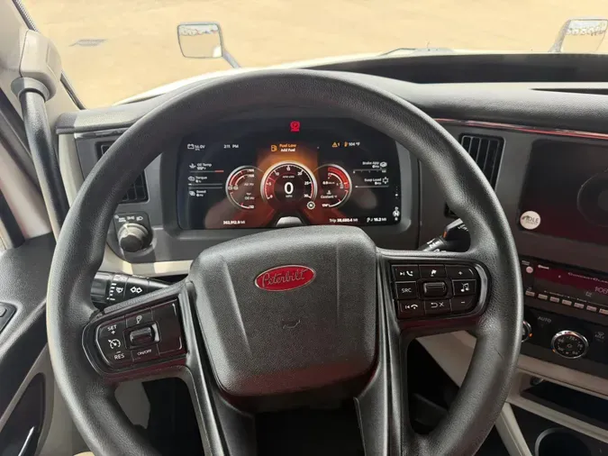 2022 Peterbilt 579