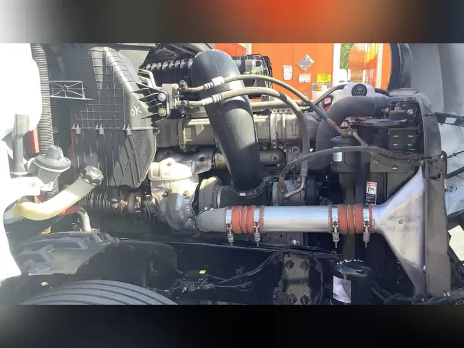 2020 Freightliner Cascadia 126