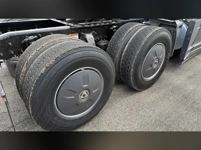 2023 FREIGHTLINER CA126