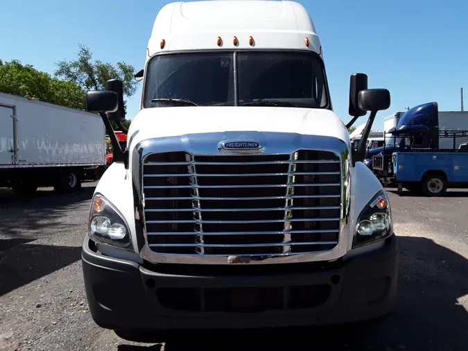 2020 FREIGHTLINER/MERCEDES CASCADIA 125