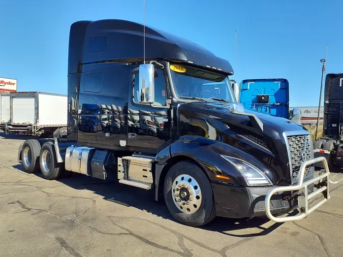 2019 VOLVO VNL64T-760