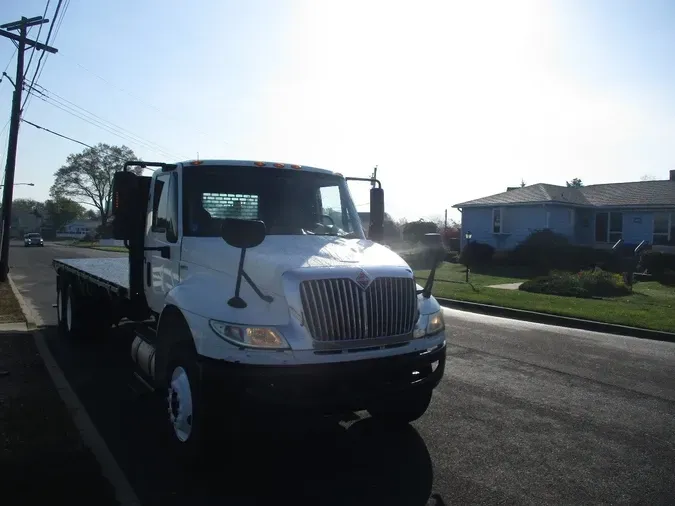 2011 INTERNATIONAL 4400 6 X 4