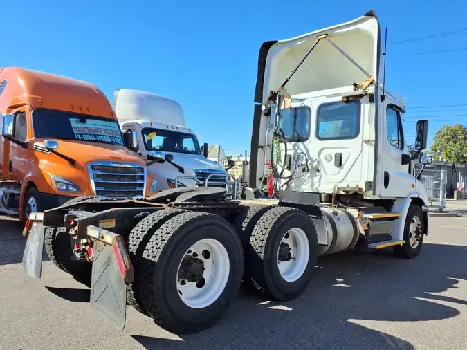 2017 FREIGHTLINER/MERCEDES CASCADIA 113