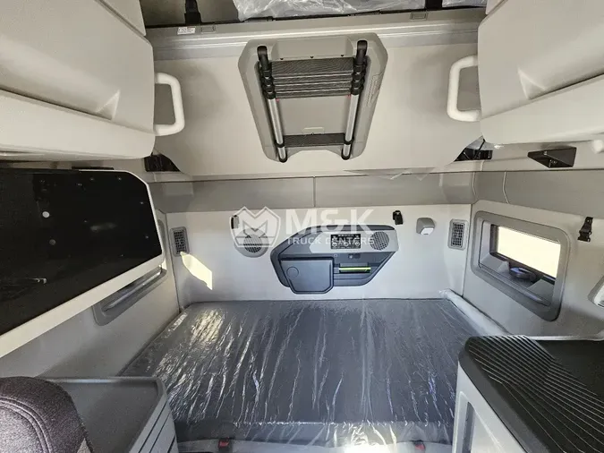 2026 VOLVO VNL64T860