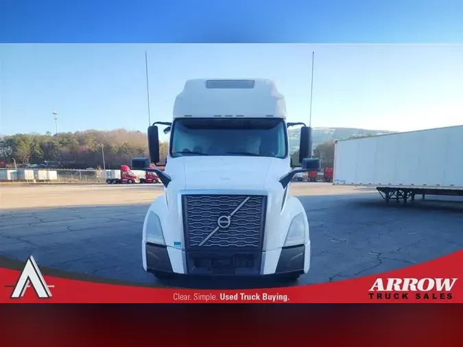 2021 VOLVO VNL64T760