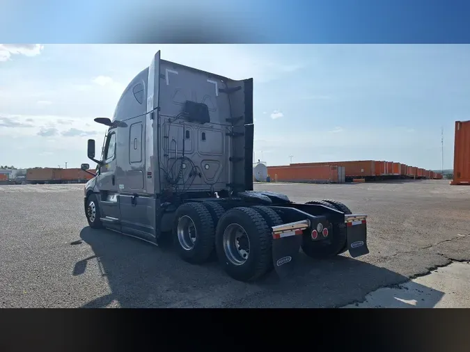 2023 Freightliner Cascadia 126
