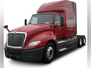 2023 International LT625