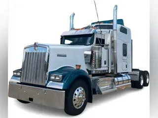 2021 Kenworth W900L