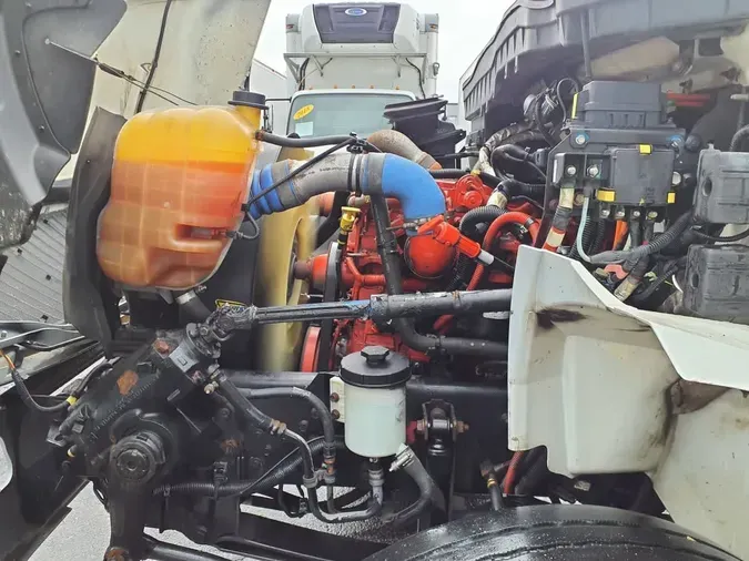 2019 NAVISTAR INTERNATIONAL 4300