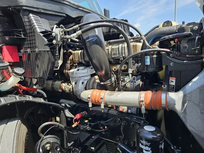 2021 FREIGHTLINER Cascadia 126