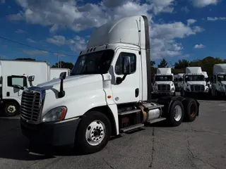 2015 Freightliner CASCADIA 125
