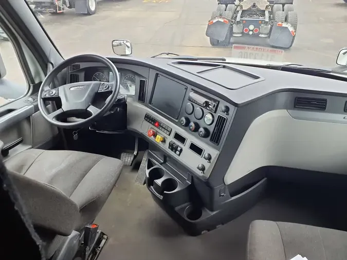 2021 FREIGHTLINER NEW CASCADIA PX12664