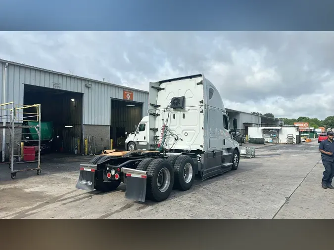 2023 Freightliner Cascadia 126