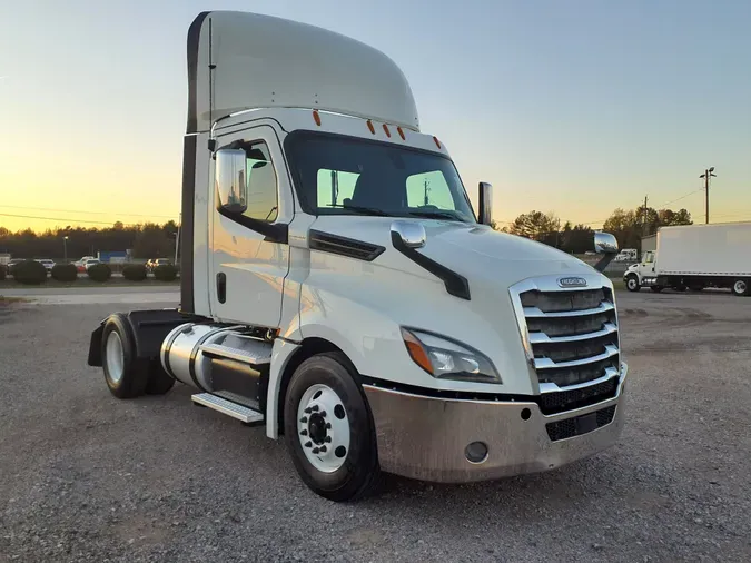 2019 FREIGHTLINER/MERCEDES NEW CASCADIA 126