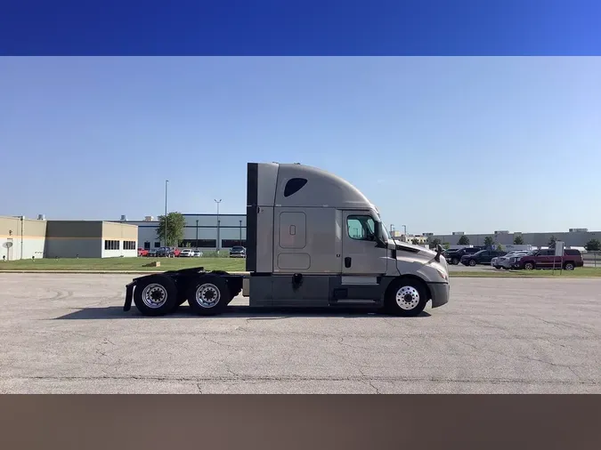 2023 Freightliner Cascadia 126