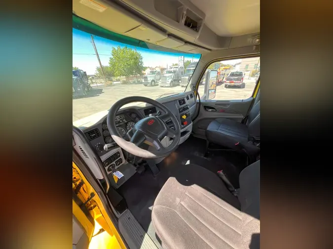 2021 Peterbilt 579