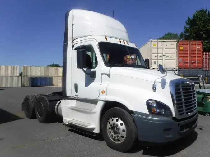 2019 FREIGHTLINER/MERCEDES CASCADIA 125