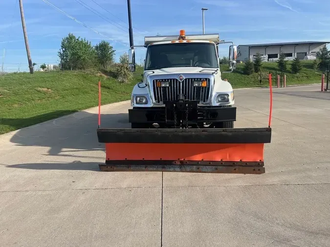 2004 International WORKSTAR 7400