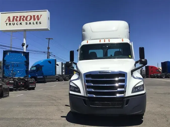 2022 FREIGHTLINER CA126