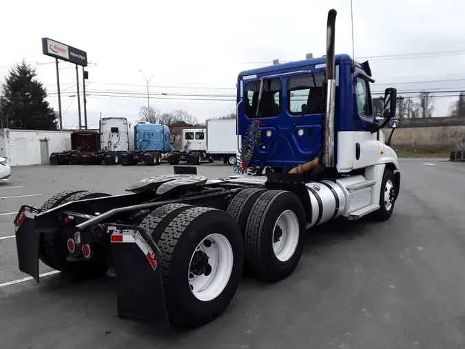 2019 FREIGHTLINER/MERCEDES CASCADIA 125