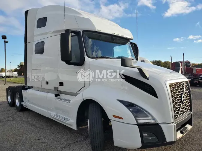 2021 VOLVO VNL64T760