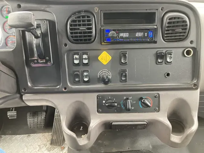 2014 FREIGHTLINER/MERCEDES M2 106