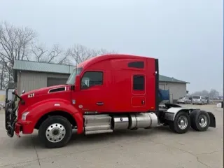 2022 KENWORTH T880