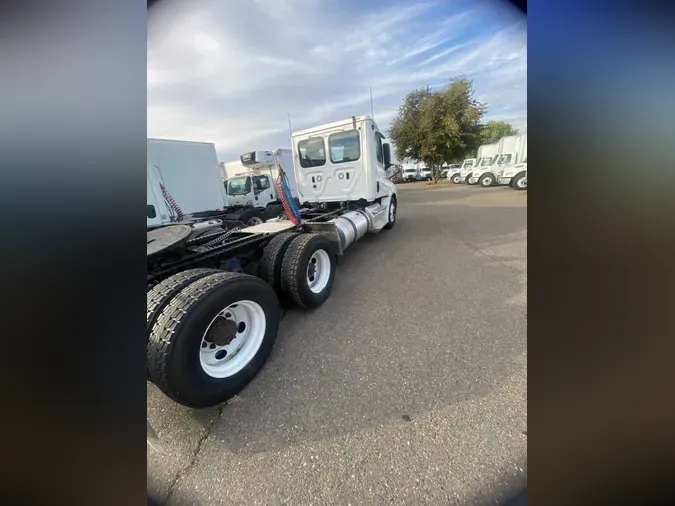 2019 FREIGHTLINER/MERCEDES NEW CASCADIA PX12664