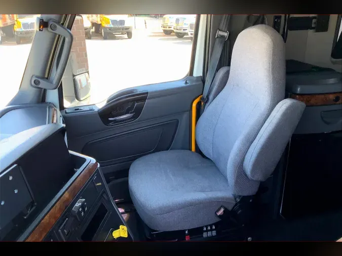 2021 INT LT625 6x4