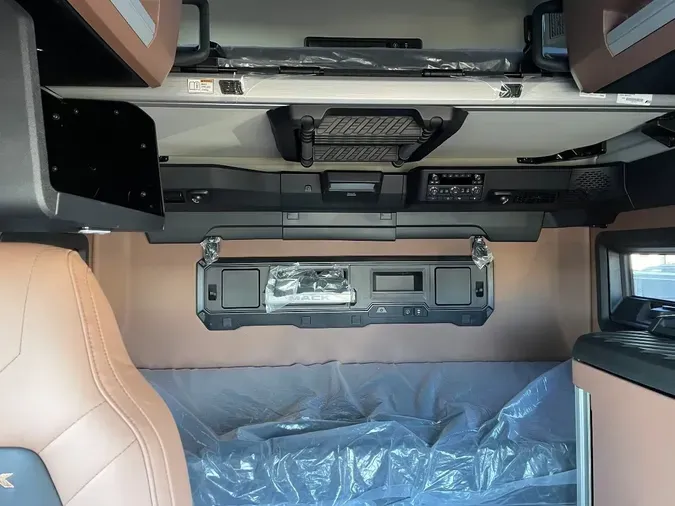 2026 MACK Pioneer 76" High Roof