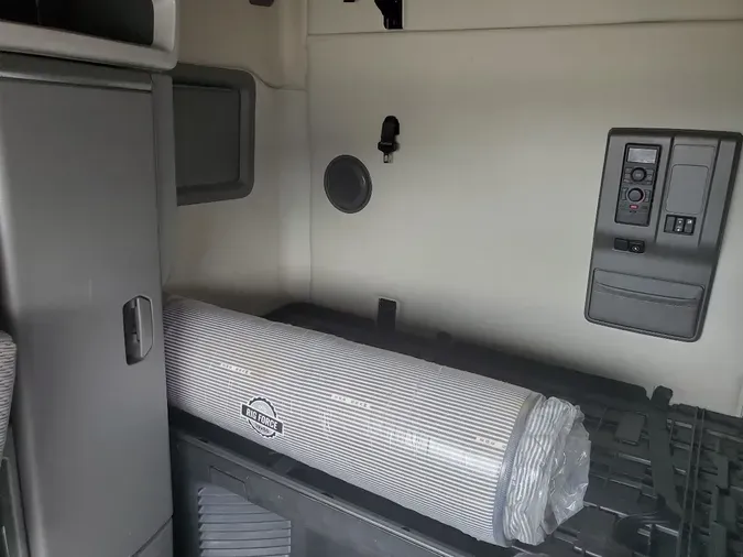 2020 VOLVO VNL760