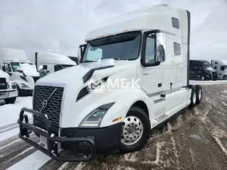 2020 VOLVO VNL64T760