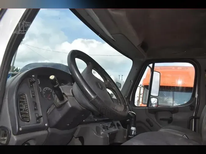 2007 FREIGHTLINER BUSINESS CLASS M2 112