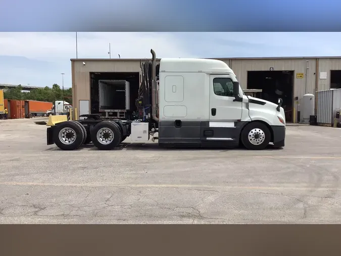 2022 Freightliner Cascadia 126
