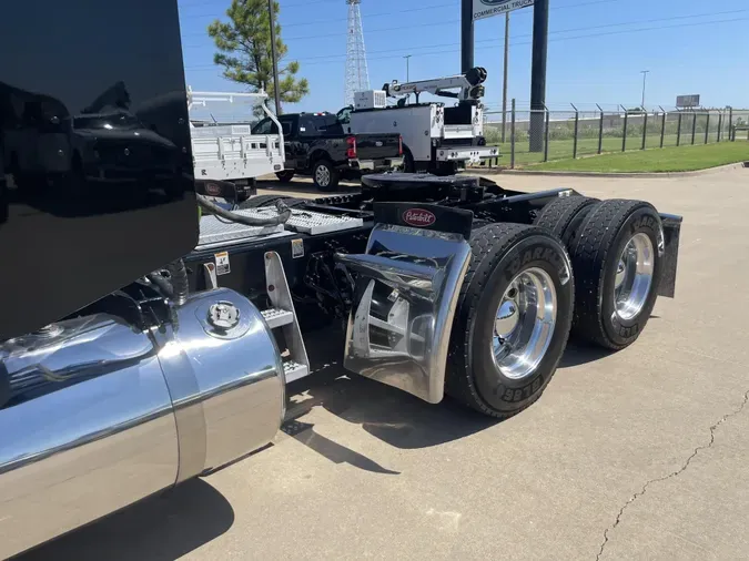 2021 Peterbilt 389