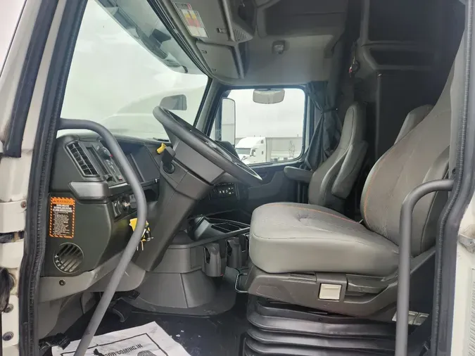 2023 VOLVO VNL64T760