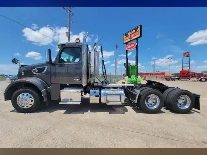 2023 Peterbilt 567
