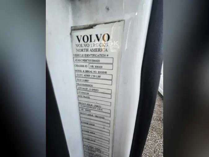 2022 VOLVO VNL64T740