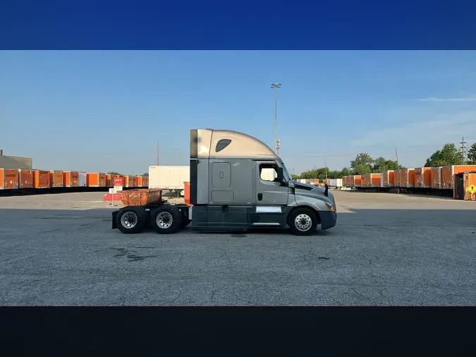 2022 Freightliner Cascadia 126