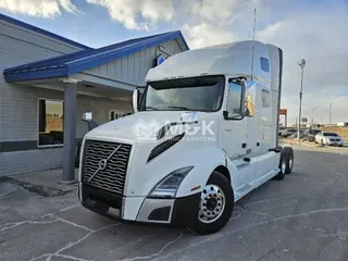 2020 VOLVO VNL64T760