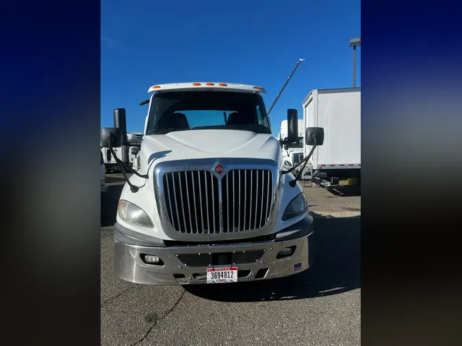 2019 NAVISTAR INTERNATIONAL RH613 DAYCAB S/A