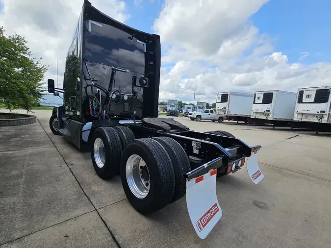 2022 KENWORTH T680