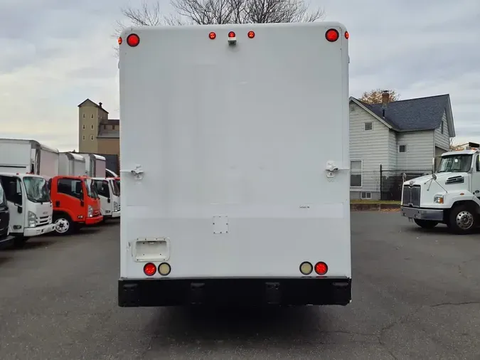 2014 FREIGHTLINER/MERCEDES M2 106