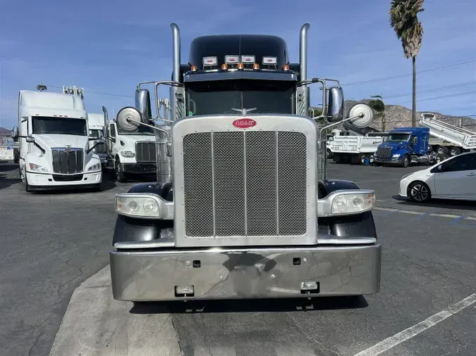 2017 Peterbilt 389