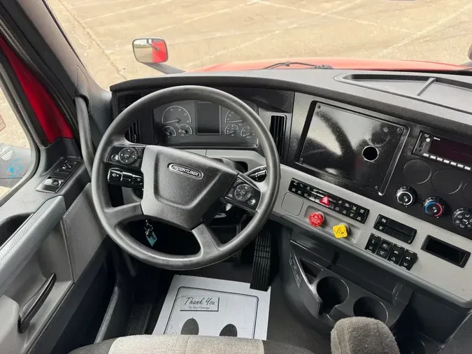 2022 FREIGHTLINER Cascadia 126