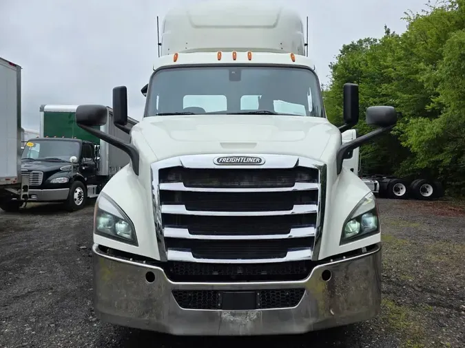 2019 FREIGHTLINER NEW CASCADIA 116