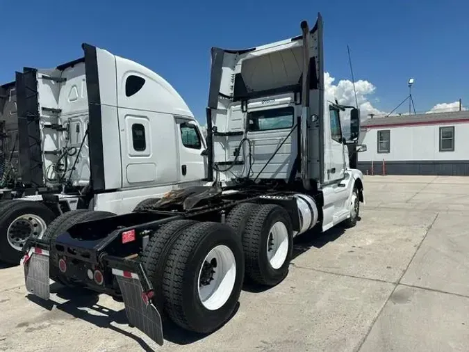 2015 Volvo VNL300