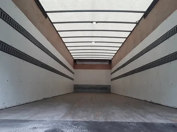 2020 FREIGHTLINER/MERCEDES M2 106