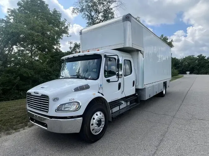 2017 Freightliner M2 106